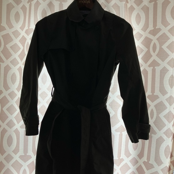 Banana Republic Raincoat - Picture 3 of 7